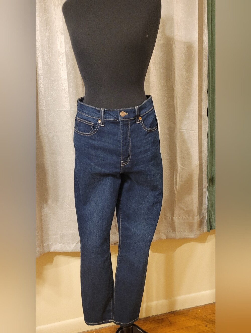 Classic High-Rise Women's Jeans in Dark Blue
